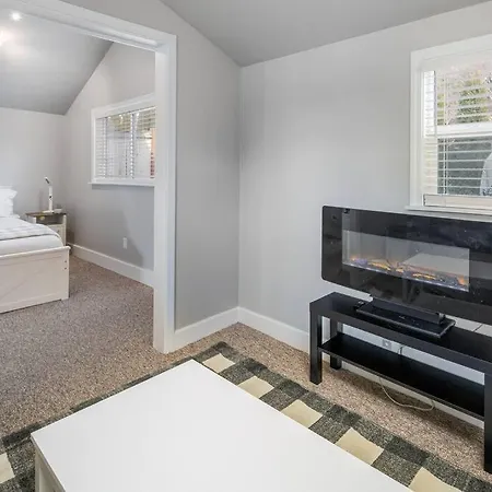 Adorable Cottage Near Scenic Waterfront Park Everett Exterior photo