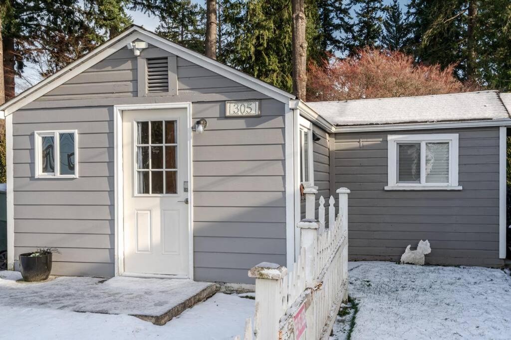 Adorable Near Scenic Waterfront Park Everett